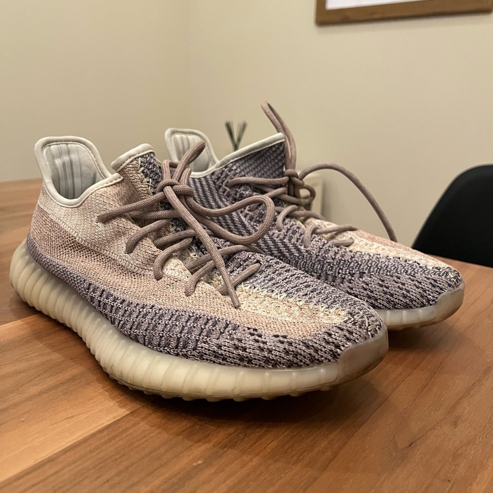 adidas Yeezy Boost 350 V2